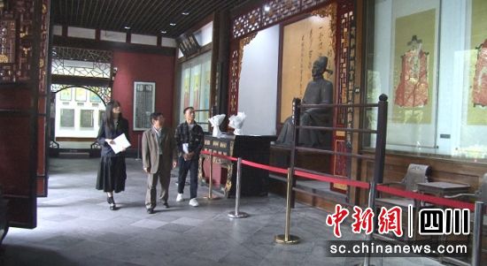 “相約桂湖說楊慎”文化對談現場。(桂湖公園 供圖) “相約桂湖說楊慎”文化對談現場。(桂湖公園 供圖)