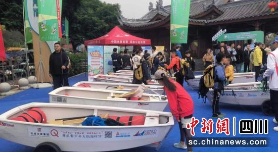 選手備賽。雨城融媒 供圖 選手備賽。雨城融媒 供圖