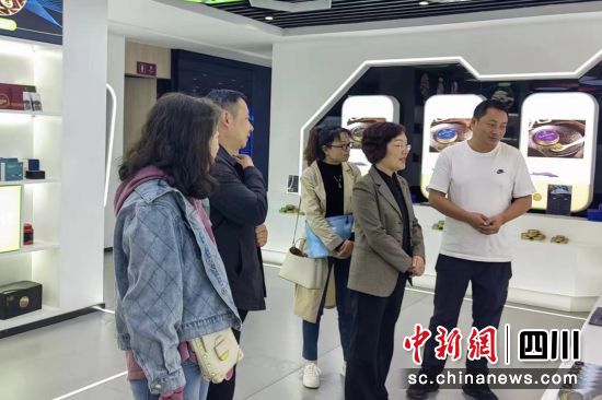 檢查指導現場。天全縣委統戰部 供圖 檢查指導現場。天全縣委統戰部 供圖