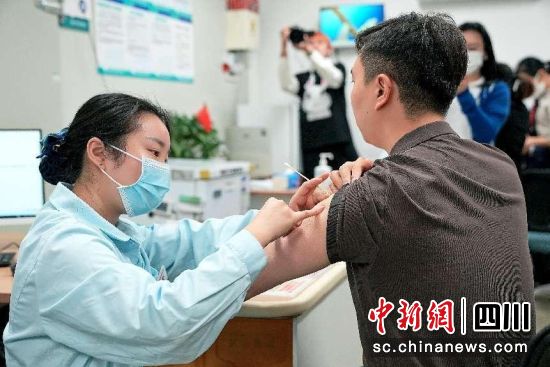國產(chǎn)帶狀皰疹成都首針義診。 國產(chǎn)帶狀皰疹成都首針義診。