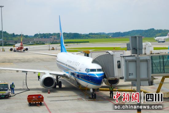 新航季南航在川執飛51條航線,通達國內34個航點城市。 圖片由南航四川分公司提供 新航季南航在川執飛51條航線,通達國內34個航點城市。 圖片由南航四川分公司提供