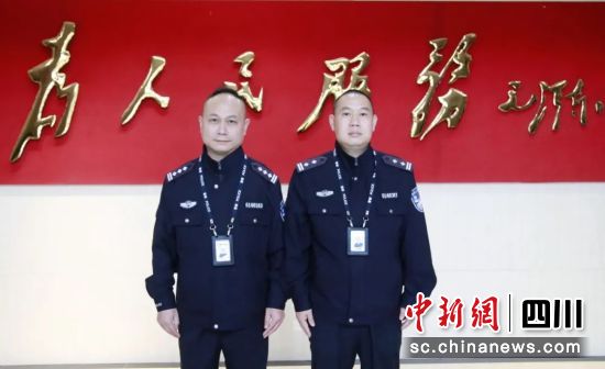 兩位救火民警王應剛、張光偉。四川省自貢監獄供圖 兩位救火民警王應剛、張光偉。四川省自貢監獄供圖