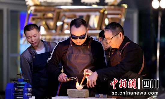 節目錄制現場。《天府工匠》節目組供圖 節目錄制現場。《天府工匠》節目組供圖