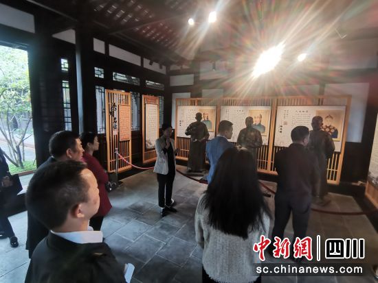 青白江區(qū)城廂鎮(zhèn)的“清風(fēng)城廂”廉潔文化教育地迎來了第二批參觀者。青白江區(qū)供圖 青白江區(qū)城廂鎮(zhèn)的“清風(fēng)城廂”廉潔文化教育地迎來了第二批參觀者。青白江區(qū)供圖