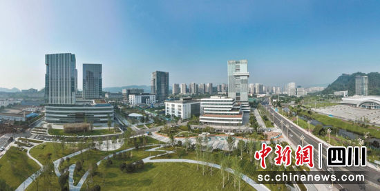 宜賓市數(shù)字經(jīng)濟(jì)產(chǎn)業(yè)園 。 莊歌爾 攝 宜賓市數(shù)字經(jīng)濟(jì)產(chǎn)業(yè)園 。 莊歌爾 攝