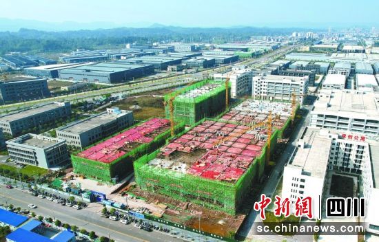 建設中的創新創業基地工程(二期)。郭明 攝 建設中的創新創業基地工程(二期)。郭明 攝