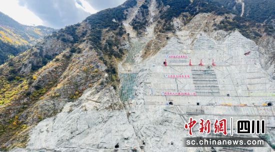 建設中的葉巴灘水電站。水電七局 供圖 建設中的葉巴灘水電站。水電七局 供圖