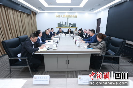 簽約儀式現場。悠問教育供圖 簽約儀式現場。悠問教育供圖
