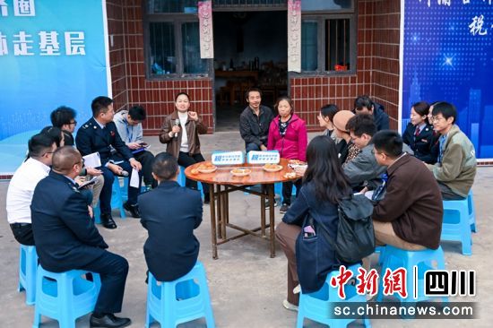 座談現(xiàn)場。四川稅務(wù)供圖 座談現(xiàn)場。四川稅務(wù)供圖