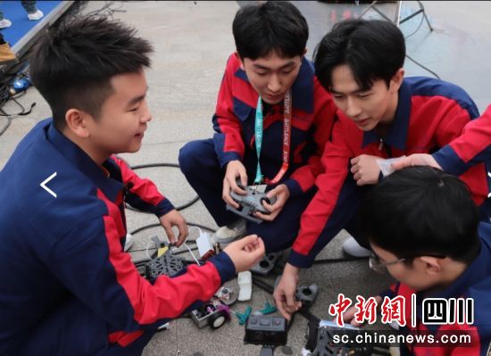 節目錄制現場。《天府工匠》節目組供圖 節目錄制現場。《天府工匠》節目組供圖