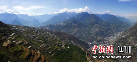 汶川羌鄉大地鳥瞰。汶川縣委宣傳部 供圖 汶川羌鄉大地鳥瞰。汶川縣委宣傳部 供圖