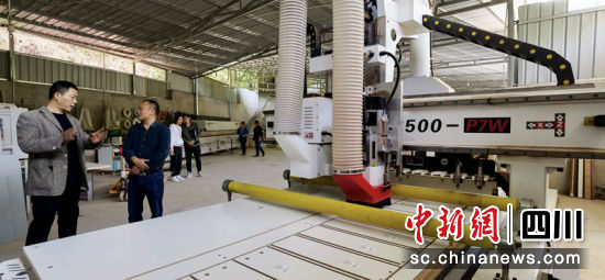 車間里,機械化作業。王宗強 攝 車間里,機械化作業。王宗強 攝