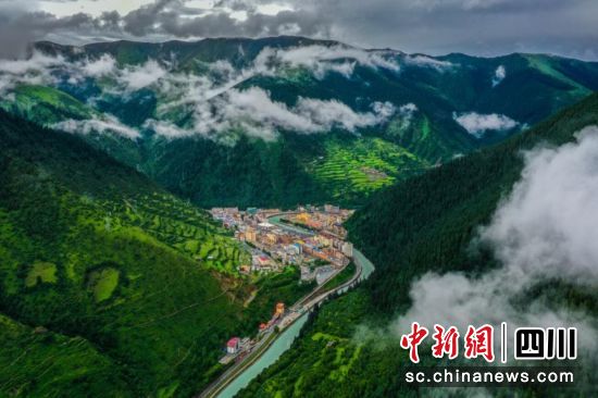 大美壤塘。壤塘縣委宣傳部 供圖 大美壤塘。壤塘縣委宣傳部 供圖