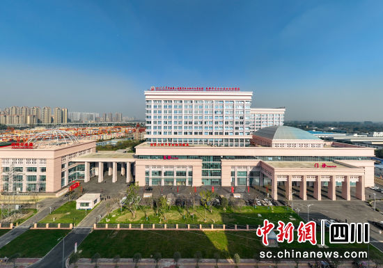 四川大學華西第二醫院青白江婦女兒童醫院正式開診。青白江區融媒體中心供圖 四川大學華西第二醫院青白江婦女兒童醫院正式開診。青白江區融媒體中心供圖