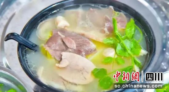 名山碗碗羊肉。名山融媒 供圖 名山碗碗羊肉。名山融媒 供圖