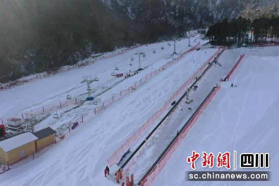羌人谷滑雪場。汶川縣委宣傳部 供圖 羌人谷滑雪場。汶川縣委宣傳部 供圖