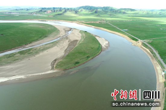 黃河干流若爾蓋段應急處置工程現場。中鐵八局 供圖 黃河干流若爾蓋段應急處置工程現場。中鐵八局 供圖