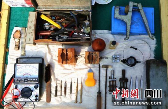 李遠彬的工具攤。瀘縣融媒體中心供圖 李遠彬的工具攤。瀘縣融媒體中心供圖