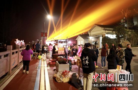 鄉村集市。汶川縣委宣傳部 供圖 鄉村集市。汶川縣委宣傳部 供圖