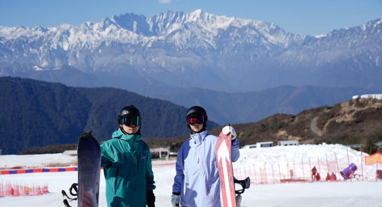 雅安王崗坪景區可遙望貢嘎雪山群 雅安王崗坪景區可遙望貢嘎雪山群