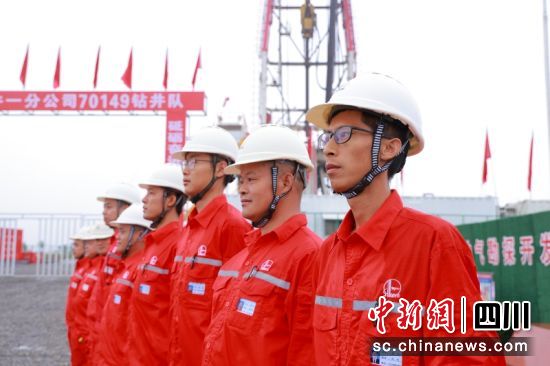 打響“西南鉆一”鐵軍品牌。習天宇 攝 打響“西南鉆一”鐵軍品牌。習天宇 攝