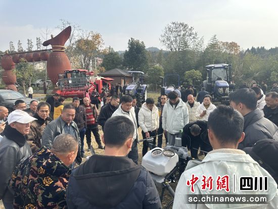 現代農業機械化實訓。 西南科技大學供圖 現代農業機械化實訓。 西南科技大學供圖