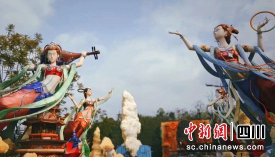 制作中的《盛世飛天》燈組。自貢文旅 供圖 制作中的《盛世飛天》燈組。自貢文旅 供圖