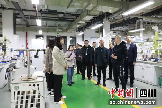 簡陽市經科信局帶領企業到西安交通大學開展對接活動。簡陽市委宣傳部 供圖 簡陽市經科信局帶領企業到西安交通大學開展對接活動。簡陽市委宣傳部 供圖