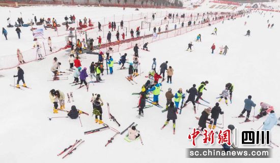 廣元市朝天區曾家山滑雪場一角。朝天區委宣傳部 供 廣元市朝天區曾家山滑雪場一角。朝天區委宣傳部 供