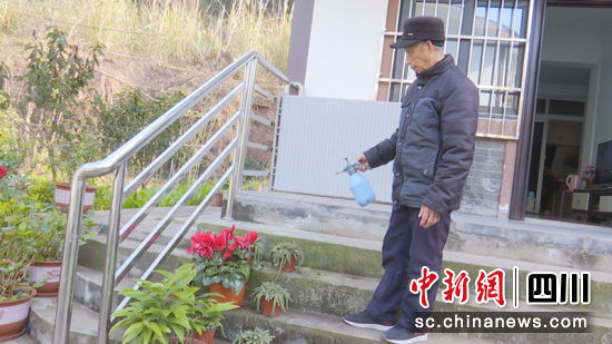 協議村村民的幸福生活。簡陽融媒 供圖 協議村村民的幸福生活。簡陽融媒 供圖