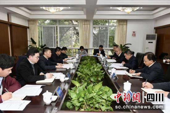 四川省財政廳黨組書記、廳長陳書平率隊赴資陽市走訪省人大代表和政協委員。四川省財政廳 供圖 四川省財政廳黨組書記、廳長陳書平率隊赴資陽市走訪省人大代表和政協委員。四川省財政廳 供圖
