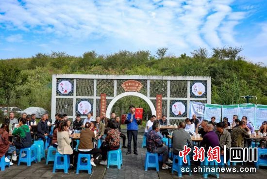 鄉村法治壩壩茶館現場。四川省司法廳供圖 鄉村法治壩壩茶館現場。四川省司法廳供圖