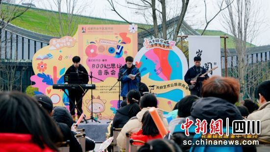 現場表演。謝璐 攝 現場表演。謝璐 攝