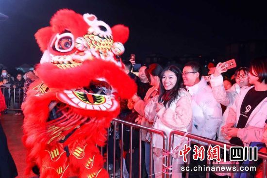 圖為燈會現場。成都文旅集團 供圖 圖為燈會現場。成都文旅集團 供圖