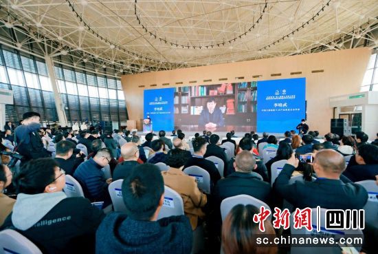 中國工程院院士、農產品質量安全學家李培武線上致辭。四川省農業科學院供圖 中國工程院院士、農產品質量安全學家李培武線上致辭。四川省農業科學院供圖
