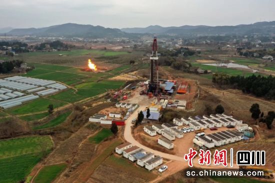 沖刺30億跑好“第一棒”。劉梅 攝 沖刺30億跑好“第一棒”。劉梅 攝
