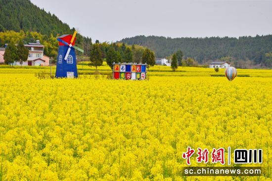 黃鹿鎮福溝村。 中江縣委宣傳部供圖 黃鹿鎮福溝村。 中江縣委宣傳部供圖