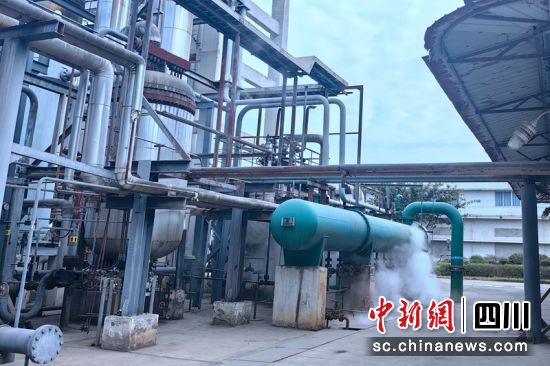 德陽市南塔化工有限責(zé)任公司污水處理循環(huán)用水系統(tǒng)。四川稅務(wù)供圖 德陽市南塔化工有限責(zé)任公司污水處理循環(huán)用水系統(tǒng)。四川稅務(wù)供圖