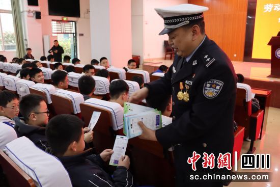 宣講活動現(xiàn)場。四川省總工會供圖 宣講活動現(xiàn)場。四川省總工會供圖