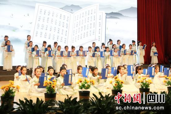 活動現(xiàn)場。 梓潼縣委宣傳部供圖 活動現(xiàn)場。 梓潼縣委宣傳部供圖