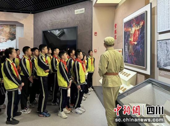 “星光·1953”紅色空間的愛國主義教育。(四川國潮文旅科技有限公司 供圖) “星光·1953”紅色空間的愛國主義教育。(四川國潮文旅科技有限公司 供圖)