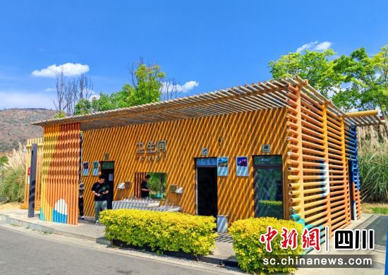 鹽邊縣太陽湖公園旅游廁所。(鹽邊縣文廣旅局 供圖) 鹽邊縣太陽湖公園旅游廁所。(鹽邊縣文廣旅局 供圖)