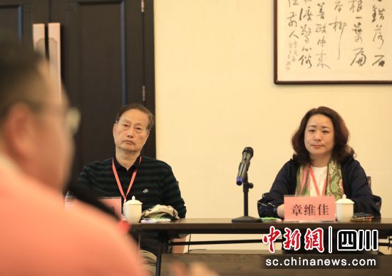 交流會現場。中新社記者王磊攝 交流會現場。中新社記者王磊攝