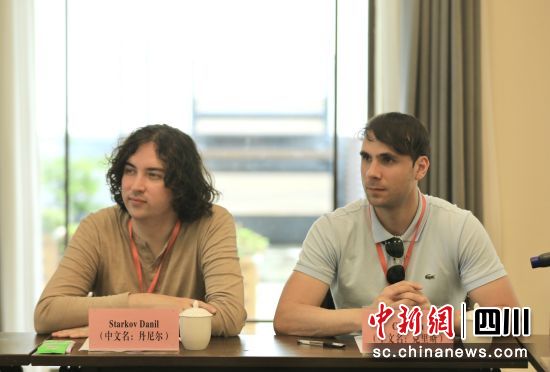 交流會現場。中新社記者王磊攝 交流會現場。中新社記者王磊攝