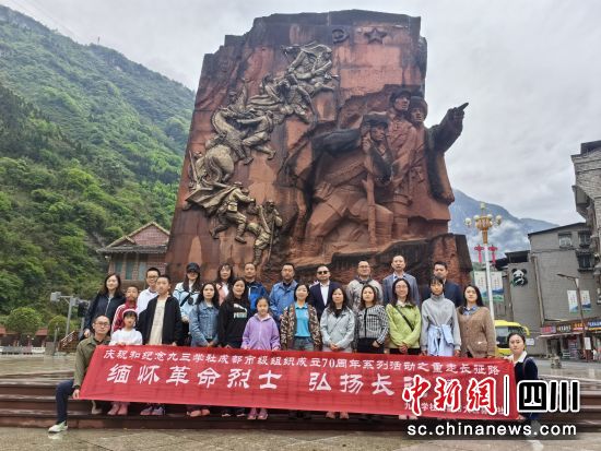 活動(dòng)現(xiàn)場(chǎng)。黃進(jìn)喜 攝 活動(dòng)現(xiàn)場(chǎng)。黃進(jìn)喜 攝