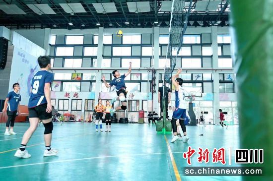 2024年成都武侯區中小學生排球比賽27日至28日舉行。成都市武侯區供圖 2024年成都武侯區中小學生排球比賽27日至28日舉行。成都市武侯區供圖
