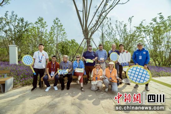 成都2024湯尤杯外國嘉賓4月28日走進成都東部新區。東部新區文旅體局供圖 成都2024湯尤杯外國嘉賓4月28日走進成都東部新區。東部新區文旅體局供圖
