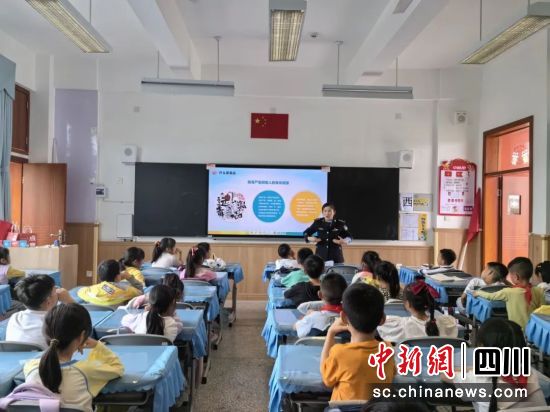 宣教現(xiàn)場。四川省戒毒管理局 供圖 宣教現(xiàn)場。四川省戒毒管理局 供圖