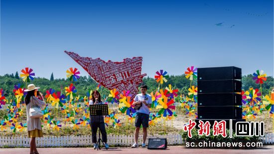 豐富多彩的活動現場。溫江區(qū)委宣傳部供圖 豐富多彩的活動現場。溫江區(qū)委宣傳部供圖
