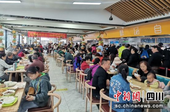 美好花生活體驗(yàn)館。郫都區(qū)融媒體中心 供圖 美好花生活體驗(yàn)館。郫都區(qū)融媒體中心 供圖